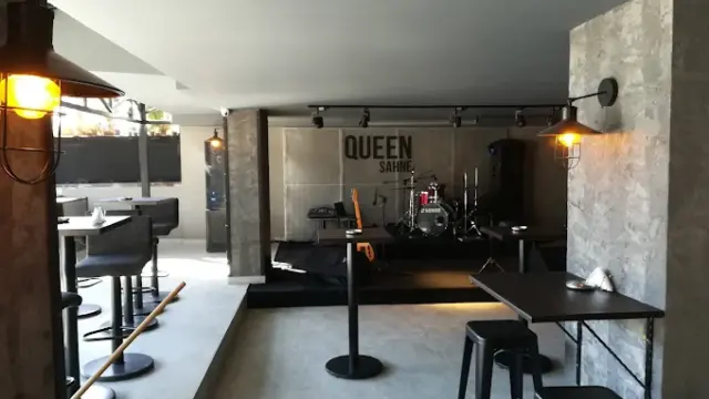 Queen Bar Mersin – Lüks Gece Hayatı ve Eğlence