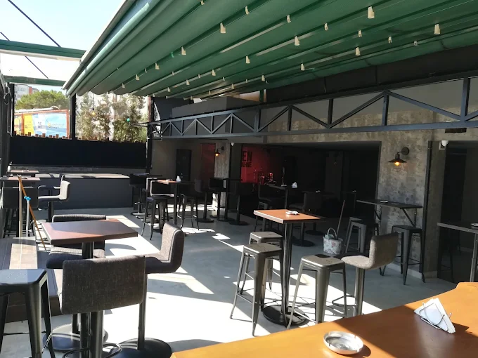 Queen Bar Mersin – Lüks Gece Hayatı ve Eğlence