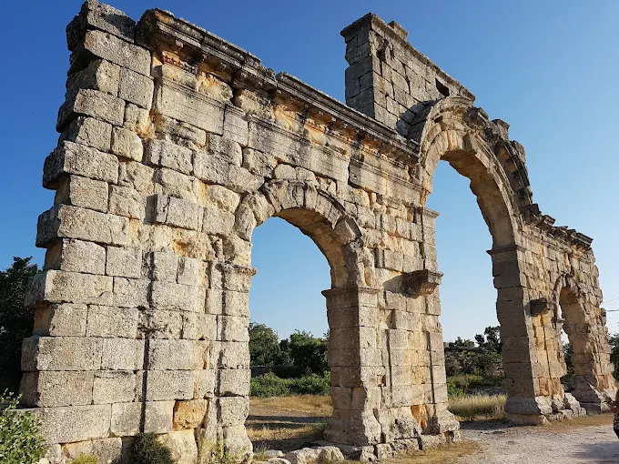 Uzuncaburç Antik Kenti