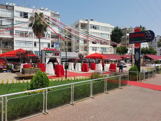 Cherry House Kafe